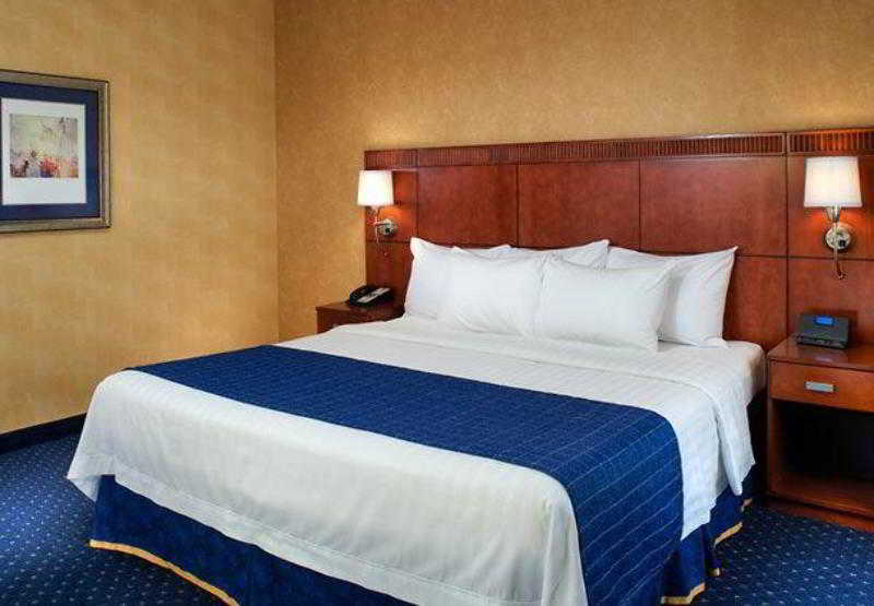 Courtyard By Marriott Chicago Naperville Exterior photo
